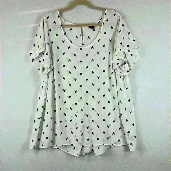 Torrid Women’s Blouse Sz 18-20 White/Black Flutter Sleeves - Picture 1 of 7